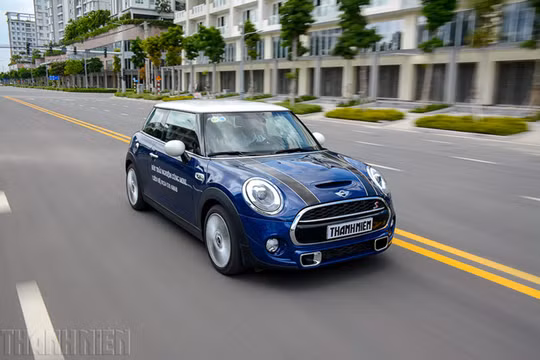 MINI Cooper S cá tính.