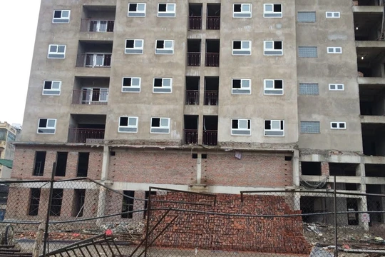 Có đến 372 hộ gia đình chưa liên hệ với cơ quan chức năng Hà Nội để nhận nhà tái định cư.