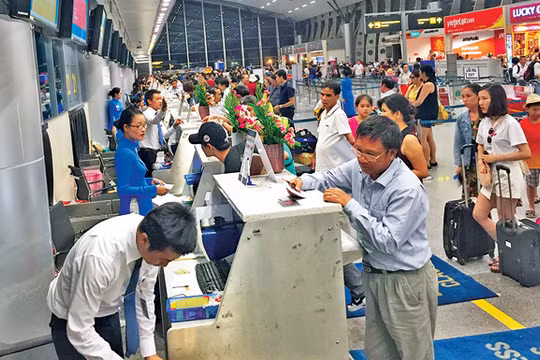 Sẽ phối hợp với công an xử lý hình sự đối tượng mua bán thông tin cá nhân khách hàng - Ảnh: Báo đầu tư.