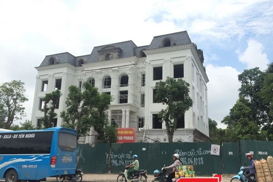 Dự án đầu tư xây dựng Tòa nhà Sông Nhuệ I do liên danh Công ty TNHH MTV đầu tư phát triển Thủy Lợi Sông Nhuệ và Công ty CP thương mại Ngôi nhà mới thực hiện - Ảnh: Q.V