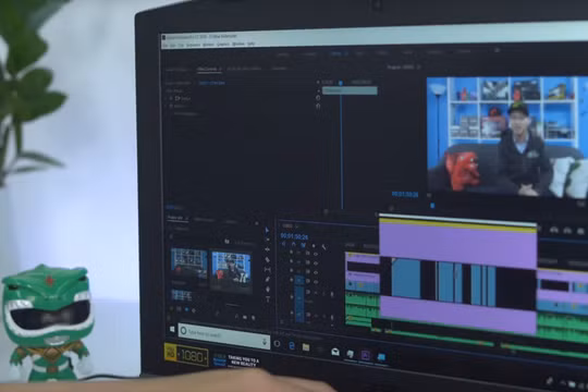 Cấu hình mạnh mẽ trên laptop gaming phù hợp với nhiều công việc nặng ( Ảnh: Lấy từ Youtube)