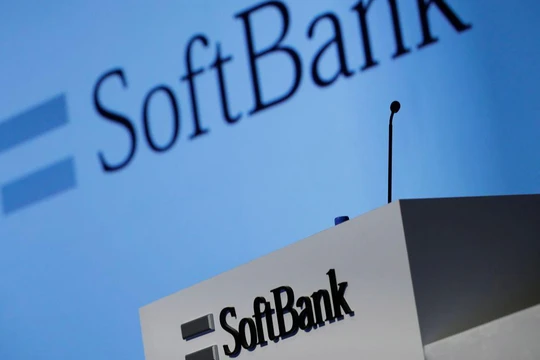 SoftBank dự tính cắt giảm 30% nhân sự tại Vision Fund (Ảnh: Bloomberg)