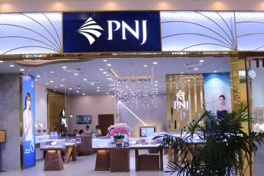 PNJ kiếm bộn nhờ ngày Vía Thần tài