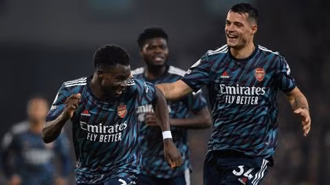 Cầu thủ Arsenal bị điều tra bán độ