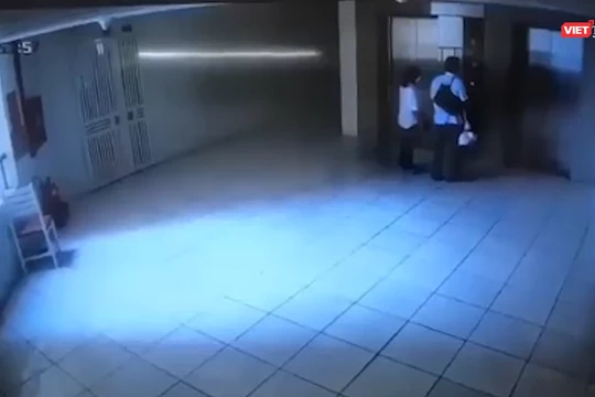 Cảnh người phụ nữ nhảy lầu tự tử tại TP.HCM