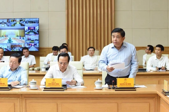 Bộ trưởng Bộ Kế hoạch và Đầu tư Nguyễn Chí Dũng phát biểu tại Hội nghị Thủ tướng Chính phủ đối thoại với doanh nghiệp năm 2022