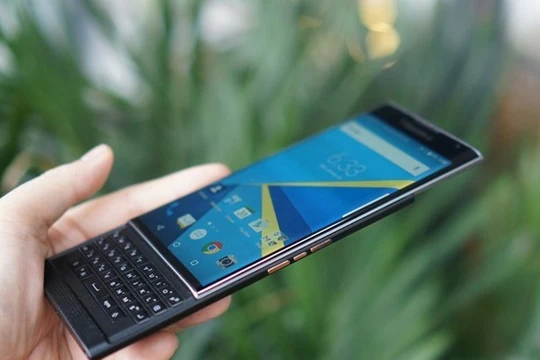 Mảng di động của BlackBerry đứng trước tương lai bấp bênh. Ảnh: Thành Duy.