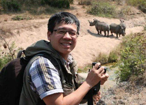 Nhà báo Đỗ Doãn Hoàng trong một lần đi tác nghiệp