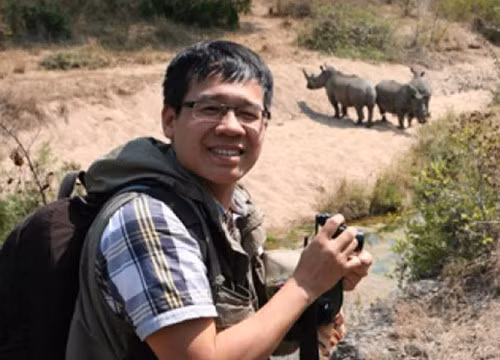 Nhà báo Đỗ Doãn Hoàng trong một lần đi tác nghiệp