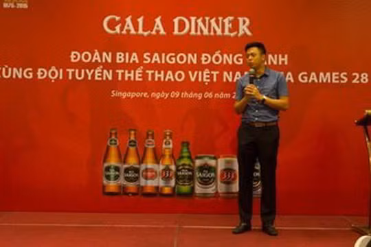 Ông Vũ Quang Hải, Phó tổng giám đốc 28 tuổi của Sabeco, trong một hoạt động của công ty. Ảnh: Sabeco