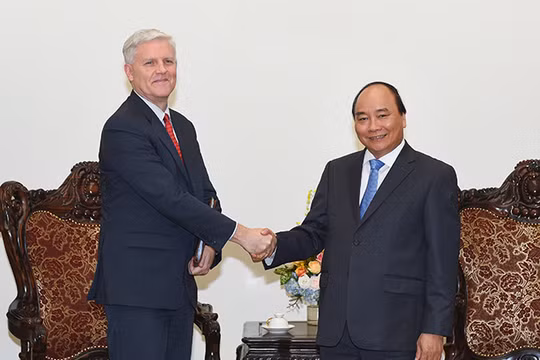 Thủ tướng Nguyễn Xuân Phúc tiếp ông Eric Sidgwick, Giám đốc quốc gia Ngân hàng Phát triển châu Á (ADB) tại Việt Nam.