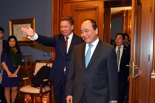 Thủ tướng Chính phủ Nguyễn Xuân Phúc đến thăm Tập đoàn dầu khí Gazprom.