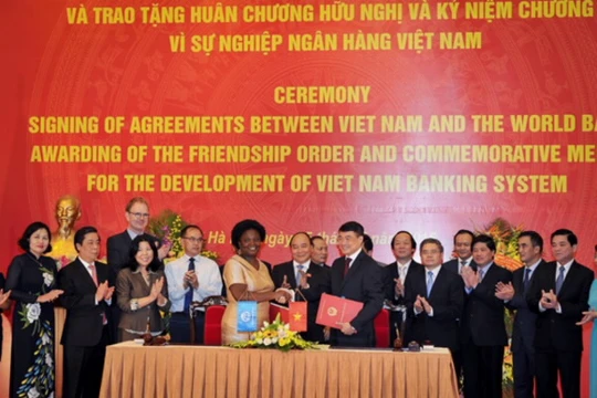 Lễ ký hiệp định có sự chứng kiến của Thủ tướng Nguyễn Xuân Phúc.