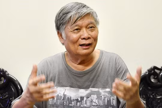 "Con cá chép Việt Nam đang trong mưa giông của toàn cầu hóa", ông Nguyễn Đình Lương. Ảnh: Anh Tuấn.