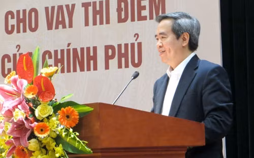 Thống đốc Nguyễn Văn Bình phát biểu tại hội nghị đánh giá kết quả triển khai chương trình cho vay thí điểm phục vụ phát triển nông nghiệp ngày 24/3/2016.