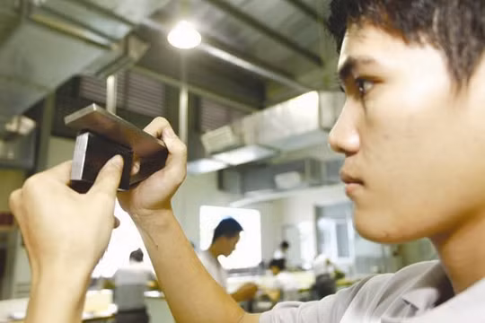 Có địa phương quy định doanh nghiệp cơ khí trong nước muốn thành lập công ty con trong một khu công nghiệp bị buộc phải xin chấp thuận chủ trương đầu tư từ UBND tỉnh cho dù mức vốn, ngành nghề... không thuộc diện phải xin chấp thuận chủ trương đầu tư. Ảnh