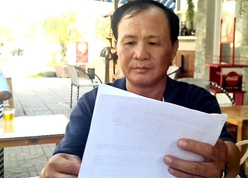 Ông Tấn chủ quán cà phê bị truy tố về tội Kinh doanh trái phép. Ảnh: Hải Duyên. 