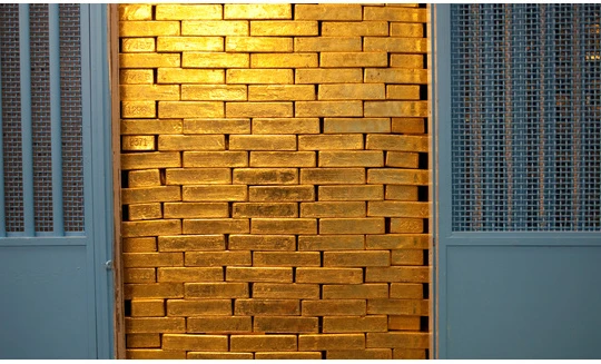 Tại sao Canada bán sạch cả ngàn tấn vàng dự trữ?