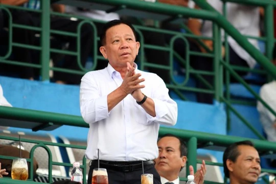 Lần đầu tiên VTF có hai ứng viên cho cuộc đua vào vị trí chủ tịch là ông Nguyễn Văn Hùng (trái) và ông Nguyễn Quốc Kỳ - Ảnh: N.K. - T.P.