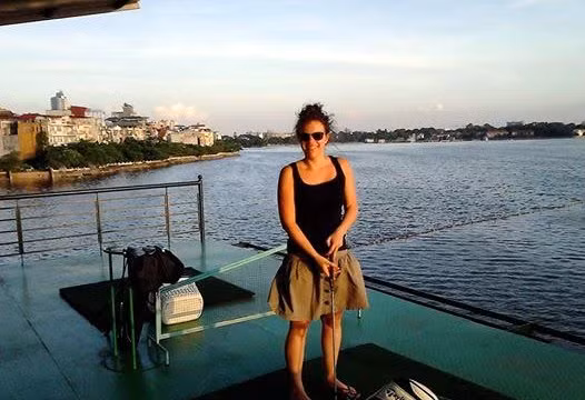 Lạ đời: Tây sang Việt Nam học chơi trò quý tộc