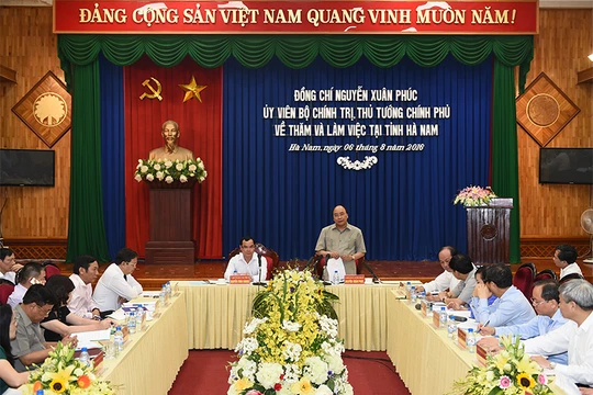 Thủ tướng Nguyễn Xuân Phúc thăm và làm việc tại Hà Nam.