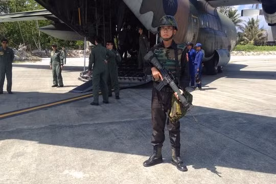 Chuyến đổ bộ phi pháp của Đài Loan lên đảo Ba Bình. Ảnh: Twitter của Ben Blend