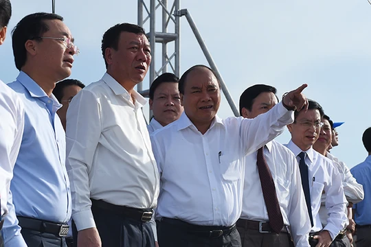 Thủ tướng Chính phủ Nguyễn Xuân Phúc dự lễ mít tinh hưởng ứng Tuần lễ biển và hải đảo Việt Nam.