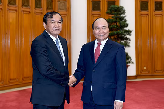  Thủ tướng Chính phủ Nguyễn Xuân Phúc tiếp Bộ trưởng Cao cấp, Bộ Ngoại giao và Hợp tác quốc tế Vương quốc Campuchia Prak Sokhonn.