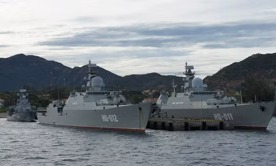 Cặp chiến hạm hiện đại Gepard 3.9 của Hải quân Nhân dân Việt Nam.