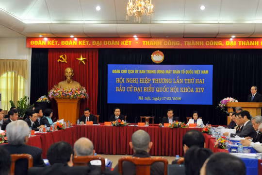 Đoàn Chủ tịch Ủy ban Trung ương MTTQ VN hội nghị hiệp thương lần thứ 2 - Ảnh: Hoàng Long