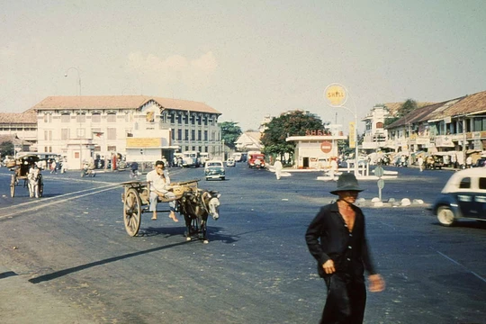 Video tư liệu: 8 phút “quý hơn vàng” về Việt Nam năm 1945