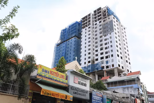 Phó Thủ tướng yêu cầu xử nghiêm vụ “đuổi” dân khỏi chung cư Bảy Hiền 