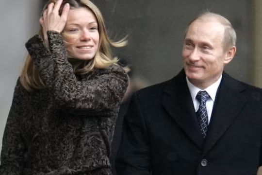 Tổng thống Nga Vladimir Putin luôn cố gắng tránh cho gia đình trước sự tò mò của truyền thông. Ảnh: Moscow Times