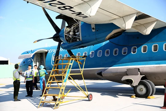 Trong những số trước, Báo Đấu thầu đã đề cập đến việc Tổng công ty Hàng không Việt Nam (Vietnam Airlines) góp vốn thành lập Công ty CP SKYVIET bằng tài sản của Công ty Bay dịch vụ hàng không (VASCO) với giá trị định giá chưa đến 100 tỷ đồng. 