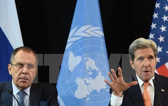 Ngoại trưởng Nga Sergei Lavrov (trái) và Ngoại trưởng Mỹ John Kerry tại cuộc họp báo hội nghị nhóm hỗ trợ quốc tế Syria ở Munich, miền Nam Đức ngày 12/2. (Nguồn: AFP)