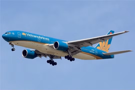 Vietnam Airlines lên tiếng về vụ máy bay về Hà Nội, hạ cánh ở... Viêng chăn
