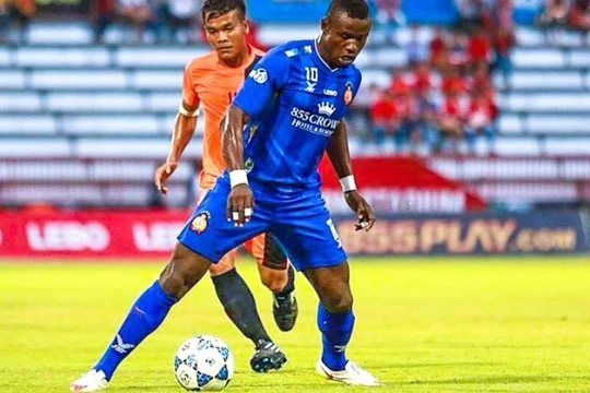 Video: “Xem giò” siêu tiền đạo mà Than Quảng Ninh vừa “thửa” từ Campuchia