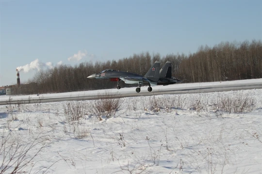 Video: Hú vía pha tiếp đất như say rượu của Su-35