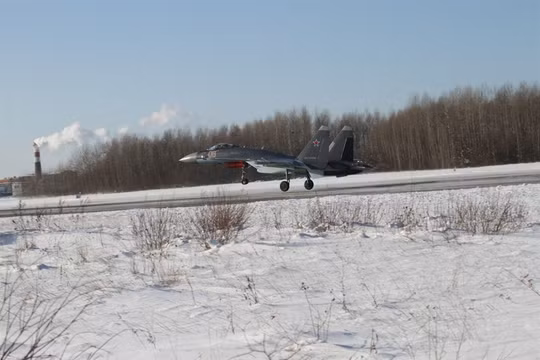 Video: Hú vía pha tiếp đất như say rượu của Su-35