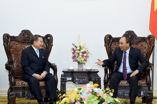 Thủ tướng Chính phủ Nguyễn Xuân Phúc đã tiếp ông Charoen Sirivadhanabhakdi, Chủ tịch Tập đoàn TCC, Thái Lan.