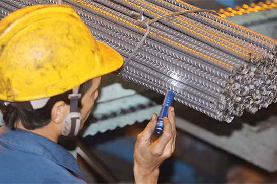 Bộ trưởng Bộ Công thương đã chính thức áp dụng biện pháp tự vệ tạm thời đối với mặt hàng phôi thép và thép dài nhập khẩu vào Việt Nam.