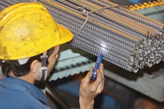 Bộ trưởng Bộ Công thương đã chính thức áp dụng biện pháp tự vệ tạm thời đối với mặt hàng phôi thép và thép dài nhập khẩu vào Việt Nam.