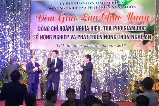 Về ma-ket ở buổi tiệc, Sở NN&PTNT khẳng định "không chỉ đạo, không đặt, mà do nhà khách Nghệ An tự chuẩn bị"