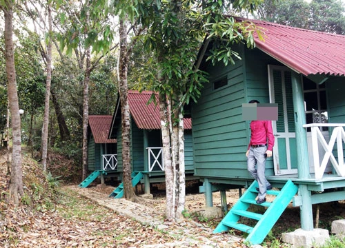 Khu du lịch trái phép trên đỉnh Hòn Bà