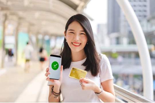 HDBank trao thưởng gần 1 tỷ đồng cho 17 khách hàng mở “siêu thẻ” HDBank Petrolimex 4 trong 1