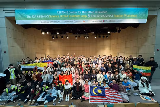 Đoàn học sinh Việt Nam thắng lớn tại cuộc thi về tài năng khoa học với chủ đề khoa học bền vững 