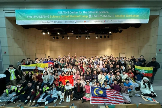 Đoàn học sinh Việt Nam thắng lớn tại cuộc thi về tài năng khoa học với chủ đề khoa học bền vững 