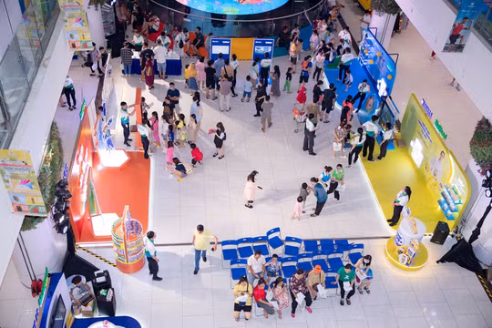 Hàng ngàn khách hàng trải nghiệm tại Triển lãm Viện Nghiên cứu Dinh dưỡng Nutifood Thụy Điển 