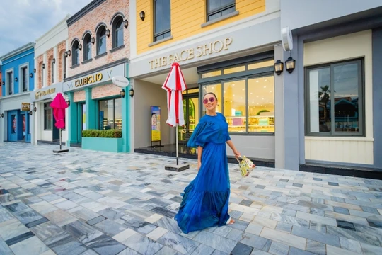 Đoan Trang sum vầy cùng gia đình tại NovaWorld Ho Tram 