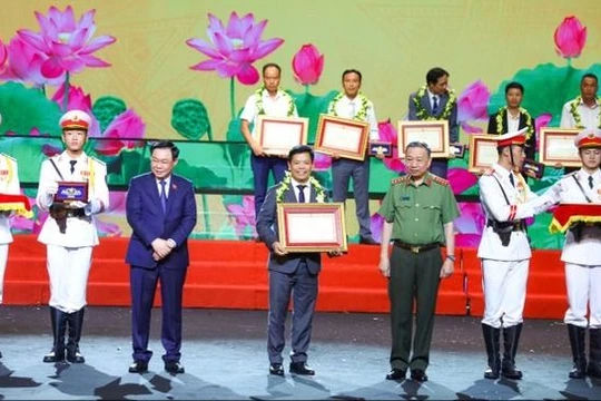 Ecopark được Bộ Công an tặng bằng khen điển hình về Phòng cháy chữa cháy và cứu nạn, cứu hộ